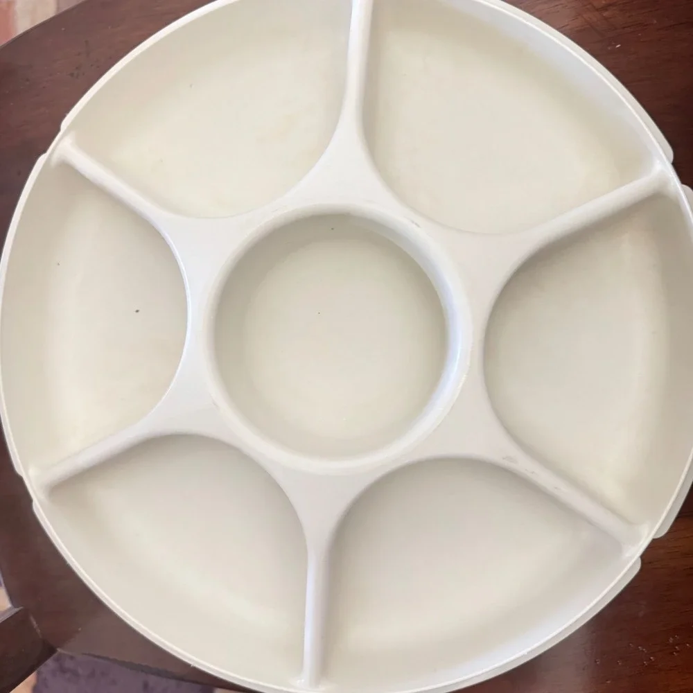 Vintage Tupperware Serving Center 1665-1 Veggie Tray with Lid Off White 12‎ Inch